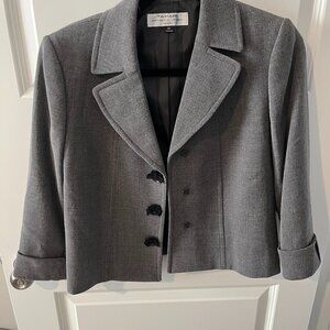Tahari Arthur S. Levine Petite Three Button Gray Blazer/Jacket size 6P